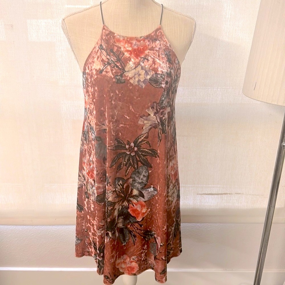 I Joah NWOT Floral Crushed Velvet Mini Dress